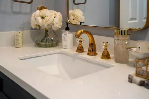 Bath - 426 S Highland Ave, Ripon, CA 95366 photo 2 of 11