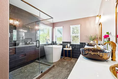 Bath - 426 S Highland Ave, Ripon, CA 95366 photo 6 of 11