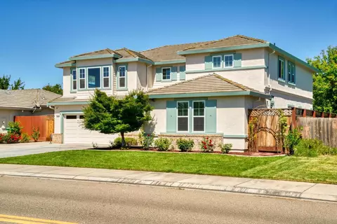 Exterior - 426 S Highland Ave, Ripon, CA 95366 photo 2 of 12