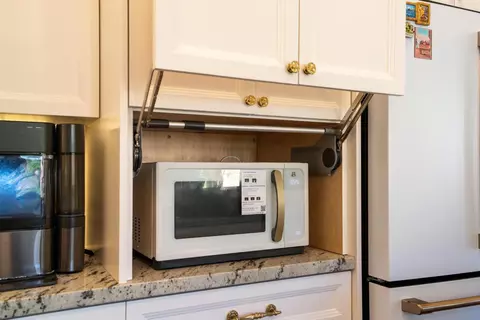 Kitchen - 426 S Highland Ave, Ripon, CA 95366 photo 6 of 13