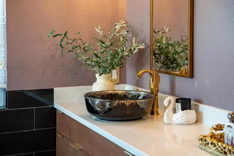 Bath - 426 S Highland Ave, Ripon, CA 95366 photo 5 of 11