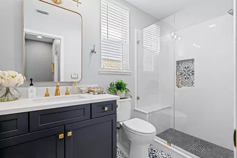 Bath - 426 S Highland Ave, Ripon, CA 95366 photo 1 of 11