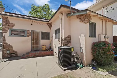 Exterior - 1006 6th St, Modesto, CA 95354 photo 7 of 9
