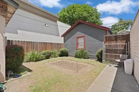 Exterior - 1006 6th St, Modesto, CA 95354 photo 3 of 9