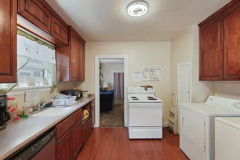 Entry Way - 1006 6th St, Modesto, CA 95354 photo 1 of 1