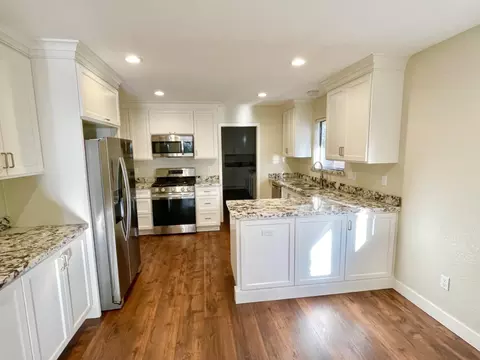Kitchen - 265 Cornwall Ave #2, Grass Valley, CA 95945 photo 3 of 12