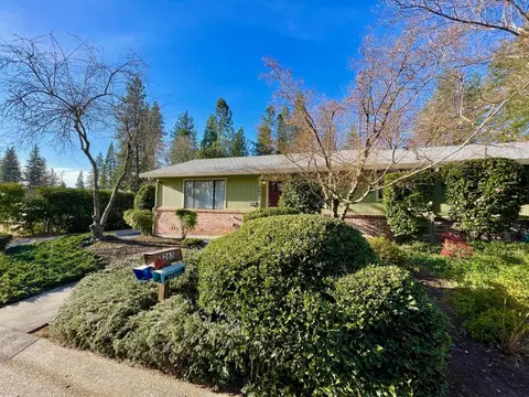 Exterior - 265 Cornwall Ave #2, Grass Valley, CA 95945 photo 3 of 15