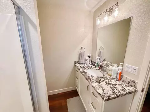 Bath - 265 Cornwall Ave #2, Grass Valley, CA 95945 photo 5 of 7