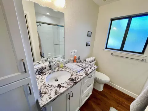 Bath - 265 Cornwall Ave #2, Grass Valley, CA 95945 photo 4 of 7