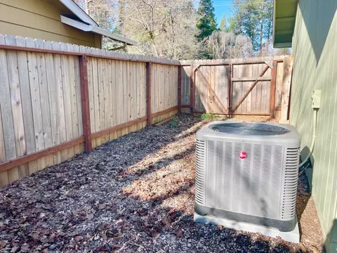 Exterior - 265 Cornwall Ave #2, Grass Valley, CA 95945 photo 15 of 15