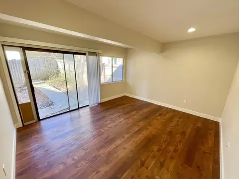 Living - 265 Cornwall Ave #2, Grass Valley, CA 95945 photo 7 of 12