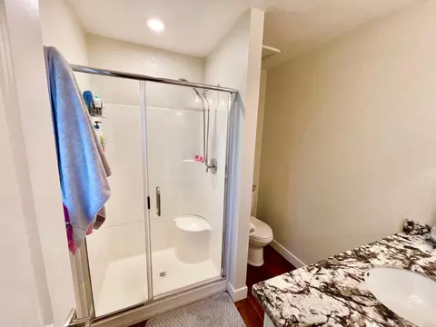 Bath - 265 Cornwall Ave #2, Grass Valley, CA 95945 photo 6 of 7