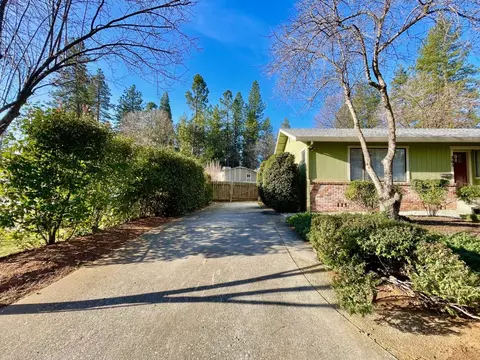 Exterior - 265 Cornwall Ave #2, Grass Valley, CA 95945 photo 7 of 15