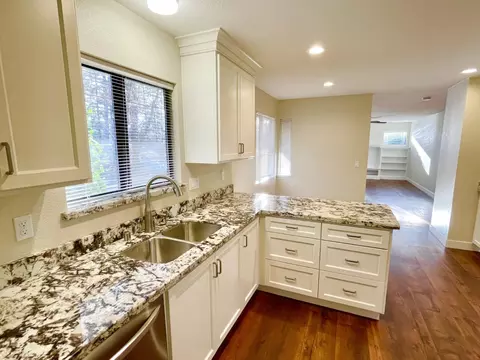 Kitchen - 265 Cornwall Ave #2, Grass Valley, CA 95945 photo 2 of 12