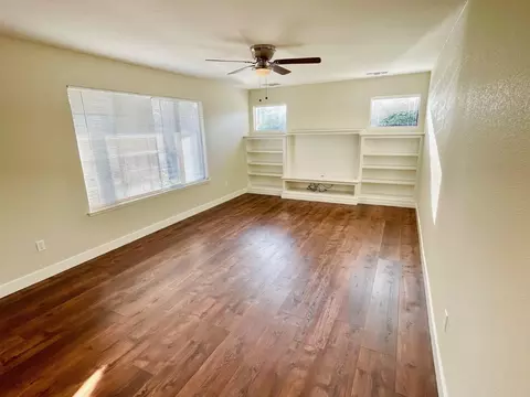Living - 265 Cornwall Ave #2, Grass Valley, CA 95945 photo 2 of 12