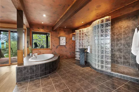 Bath - 4800 Abbey Rd, Placerville, CA 95667 photo 1 of 9