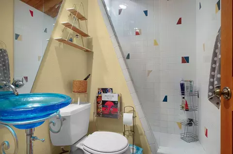 Bath - 4800 Abbey Rd, Placerville, CA 95667 photo 9 of 9