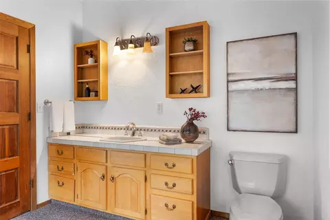 Bath - 4800 Abbey Rd, Placerville, CA 95667 photo 6 of 9