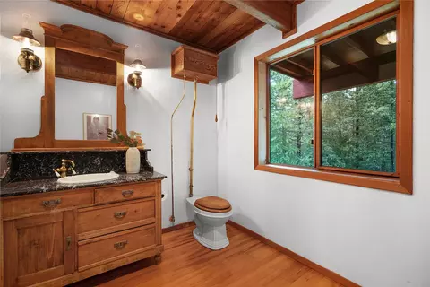 Bath - 4800 Abbey Rd, Placerville, CA 95667 photo 7 of 9