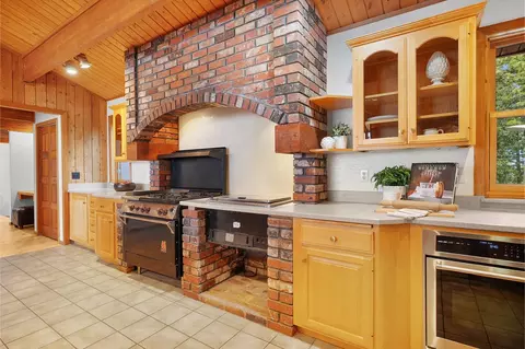 Kitchen - 4800 Abbey Rd, Placerville, CA 95667 photo 5 of 6