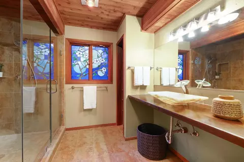 Bath - 4800 Abbey Rd, Placerville, CA 95667 photo 8 of 9