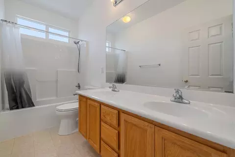 Bath - 9360 Jacks Pl, Patterson, CA 95363 photo 1 of 1