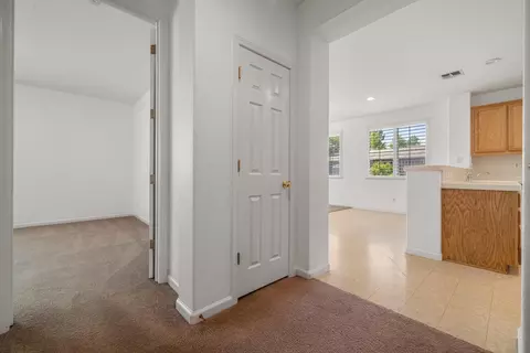 Entry Way - 9360 Jacks Pl, Patterson, CA 95363 photo 4 of 9