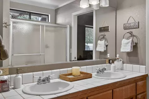 Bath - 2796 Clipper Ct, Cool, CA 95614 photo 6 of 6
