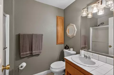 Bath - 2796 Clipper Ct, Cool, CA 95614 photo 1 of 6