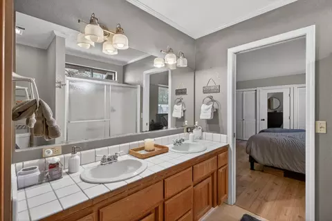 Bath - 2796 Clipper Ct, Cool, CA 95614 photo 5 of 6