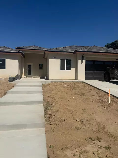 8400 Lake Shore Dr, Chowchilla, CA 93610