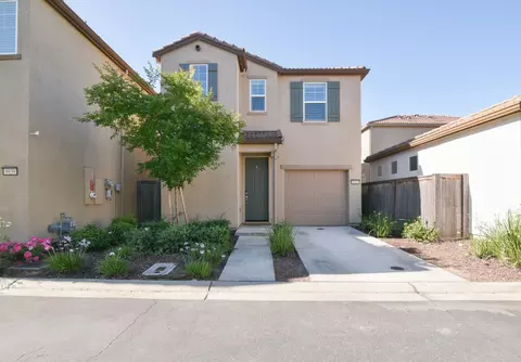 9941 Del Surf Ln, Elk Grove, CA 95757