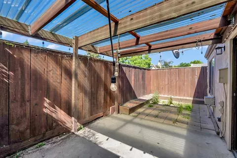 Exterior - 1116 Cedar Creek Dr #4, Modesto, CA 95355 photo 5 of 10