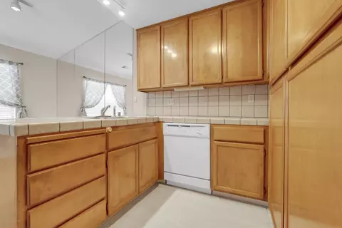 Kitchen - 1116 Cedar Creek Dr #4, Modesto, CA 95355 photo 2 of 3