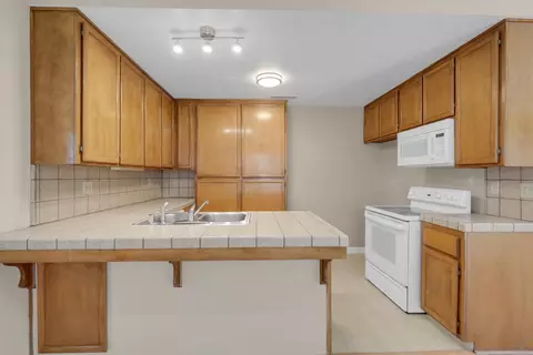 Kitchen - 1116 Cedar Creek Dr #4, Modesto, CA 95355 photo 3 of 3