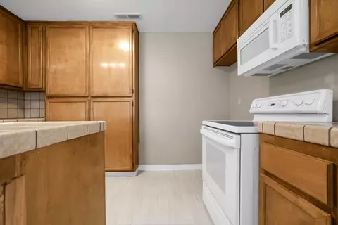 Kitchen - 1116 Cedar Creek Dr #4, Modesto, CA 95355 photo 1 of 3