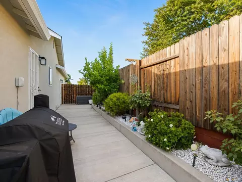 Exterior - 6518 Markley Way, Carmichael, CA 95608 photo 8 of 10