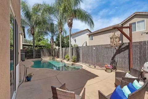 Exterior - 2604 Temescal Dr, Modesto, CA 95355 photo 4 of 7