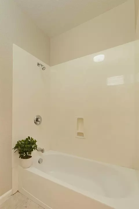 Bath - 2604 Temescal Dr, Modesto, CA 95355 photo 6 of 6