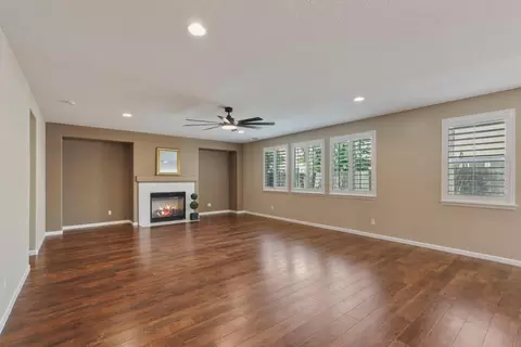 Living - 2604 Temescal Dr, Modesto, CA 95355 photo 5 of 7
