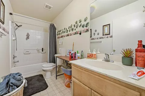 Bath - 3888 Solstice Ave, Merced, CA 95348 photo 1 of 2