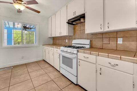 Kitchen - 1129 Dewsnup Ave, Gridley, CA 95948 photo 3 of 5