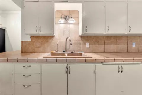 Kitchen - 1129 Dewsnup Ave, Gridley, CA 95948 photo 4 of 5