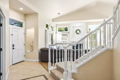 Entry Way - 6314 Emerald Dr, Rocklin, CA 95677 photo 2 of 5