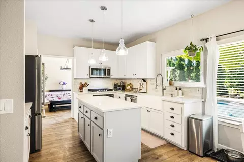 Kitchen - 6314 Emerald Dr, Rocklin, CA 95677 photo 3 of 5