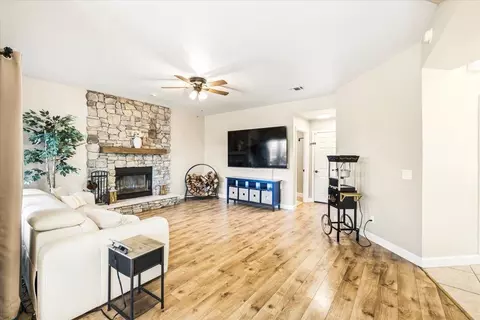 Living - 6314 Emerald Dr, Rocklin, CA 95677 photo 2 of 3