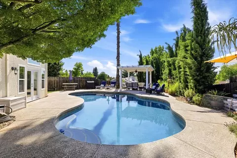 Exterior - 6314 Emerald Dr, Rocklin, CA 95677 photo 4 of 12