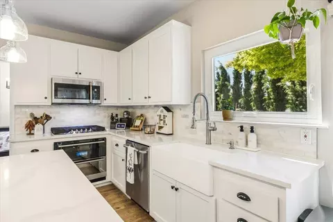 Kitchen - 6314 Emerald Dr, Rocklin, CA 95677 photo 2 of 5