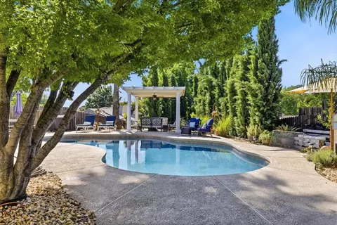Exterior - 6314 Emerald Dr, Rocklin, CA 95677 photo 3 of 12