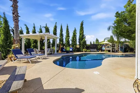 Exterior - 6314 Emerald Dr, Rocklin, CA 95677 photo 6 of 12